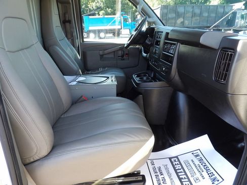 Used 2019 Chevrolet Express 3500 Extended w/ Driver Convenience Package RWD image 31