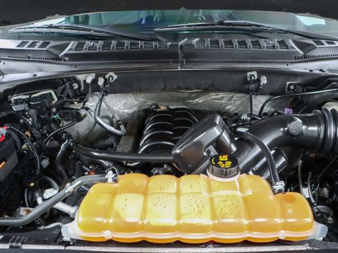 Used 2015 Ford F150 XLT image 29