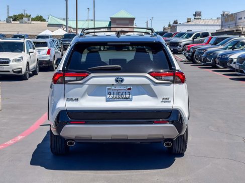Used 2023 Toyota RAV4 XSE AWD/4WD image 3