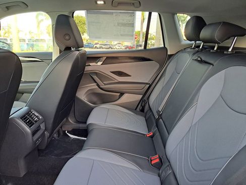 New 2026 Volkswagen Tiguan SE FWD image 5