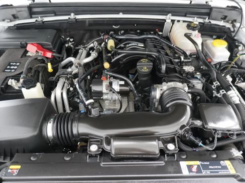 Used 2023 Jeep Wrangler Sport AWD/4WD image 29