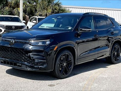 New 2026 Volkswagen Tiguan SE R-Line image 9