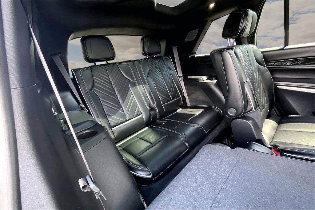 Certified 2026 Cadillac Vistiq Sport w/ LPO, Floor Liner Package AWD/4WD image 26
