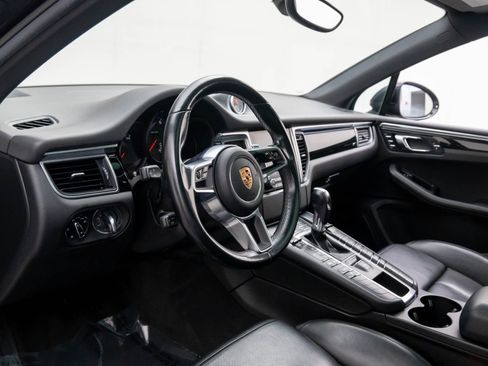 Used 2017 Porsche Macan image 16