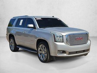Used 2015 GMC Yukon Denali w/ Touring Package AWD/4WD video 3