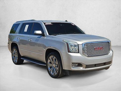 Used 2015 GMC Yukon Denali w/ Touring Package AWD/4WD image 3