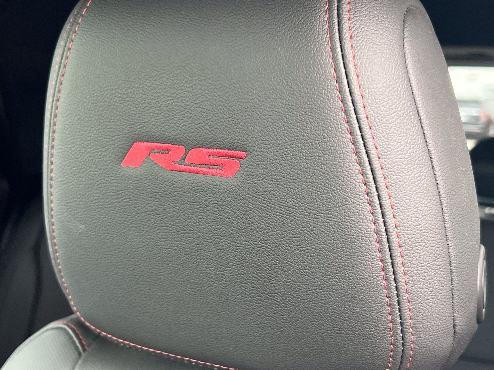 Used 2024 Chevrolet TrailBlazer RS w/ Convenience Package AWD/4WD image 5