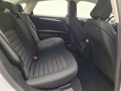 Used 2020 Ford Fusion SE image 19