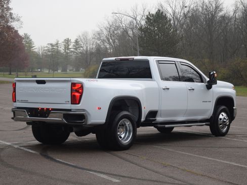 Used 2025 Chevrolet Silverado 3500 LTZ image 24