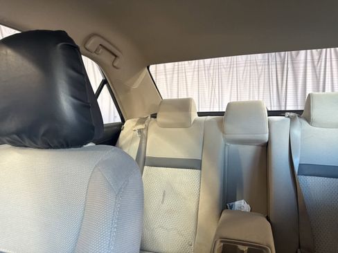 Used 2014 Toyota Camry L image 20