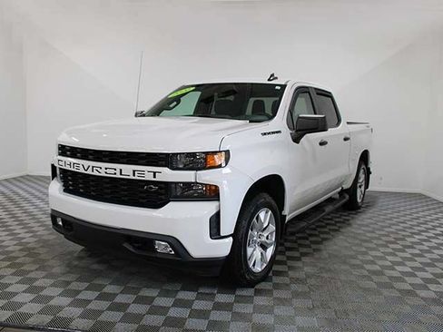 Used 2020 Chevrolet Silverado 1500 Custom w/ Custom Value Package AWD/4WD image 2