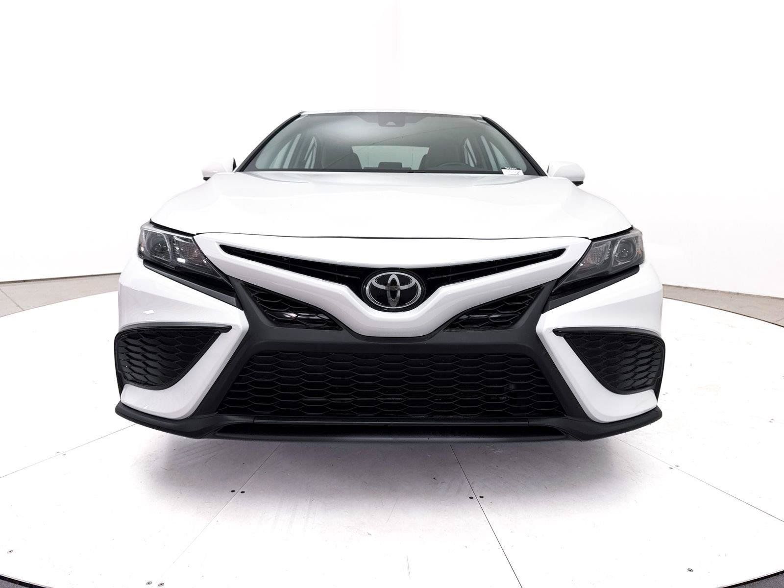 Used 2021 Toyota Camry SE FWD image 9