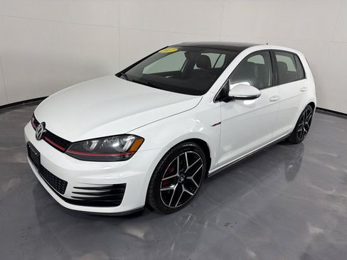 Used 2017 Volkswagen GTI SE FWD image 9