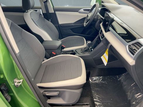 New 2026 Volkswagen Taos SE image 29
