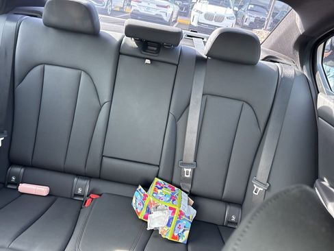 Used 2021 BMW 330i Sedan w/ M Sport Package image 7