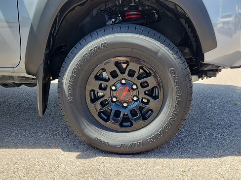 Used 2017 Toyota Tacoma TRD Pro AWD/4WD image 17