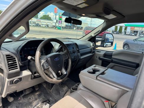 Used 2018 Ford F450 XL w/ Power Equipment Group AWD/4WD image 7