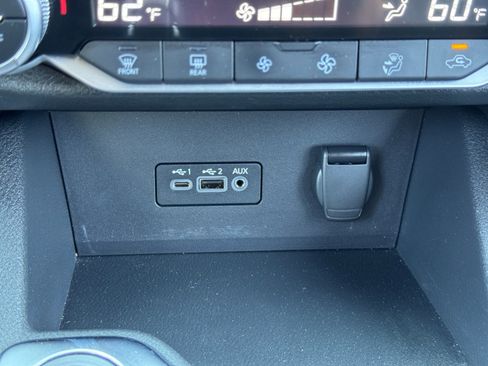 Used 2020 Nissan Sentra SR w/ Premium Package image 26