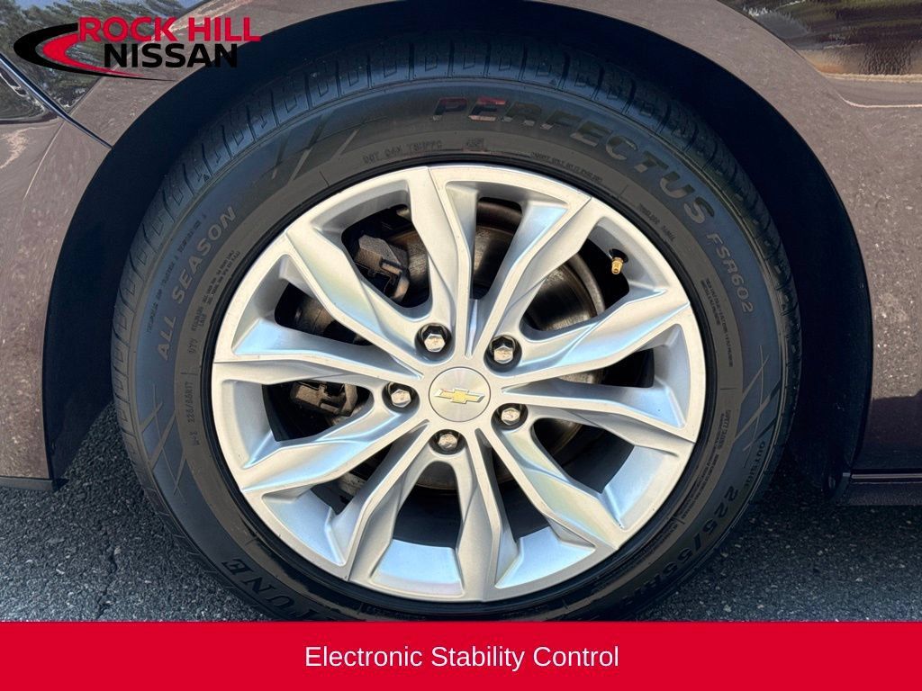 Used 2020 Chevrolet Malibu LT FWD image 12