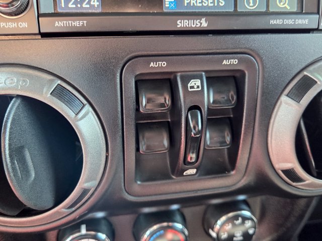Used 2015 Jeep Wrangler Unlimited Sport w/ Quick Order Package 23S AWD/4WD image 23