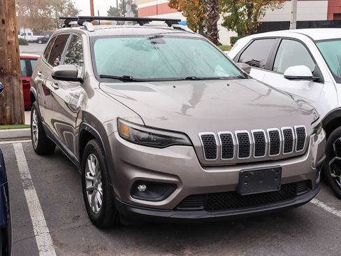 Used 2019 Jeep Cherokee Latitude w/ Popular Appearance Group image 1