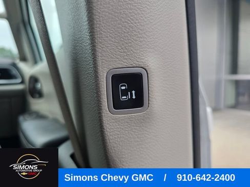 Used 2023 Chrysler Voyager LX FWD image 53