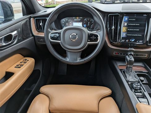 Used 2020 Volvo XC60 T5 Inscription image 24