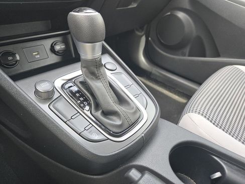Used 2022 Hyundai Kona SE FWD image 21