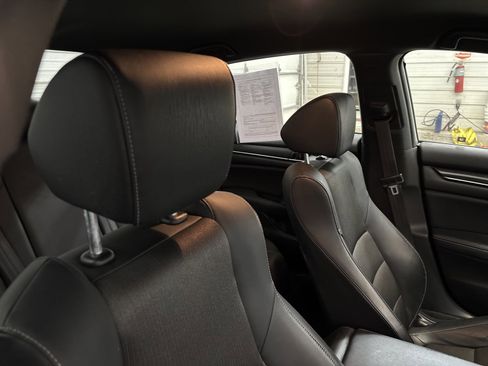 Used 2018 Honda Accord Sport image 26