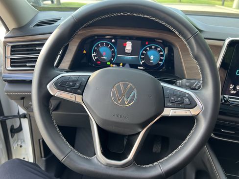 Certified 2025 Volkswagen Atlas SE w/ Panoramic Sunroof Package image 16