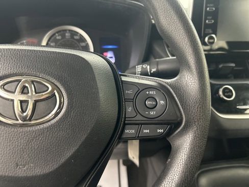 Used 2021 Toyota Corolla LE image 12