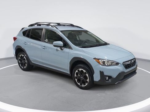 Used 2021 Subaru Crosstrek 2.0i Premium AWD/4WD image 3