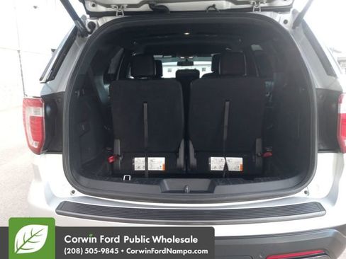 Used 2018 Ford Explorer XLT w/ Equipment Group 202A image 28