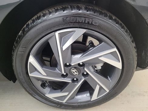 Used 2025 Hyundai Elantra Sport image 31