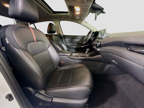 Used 2024 Nissan Sentra SR w/ SR Premium Package FWD image 29