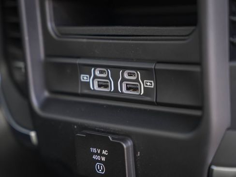 New 2026 RAM 1500 4x4 Crew Cab image 38