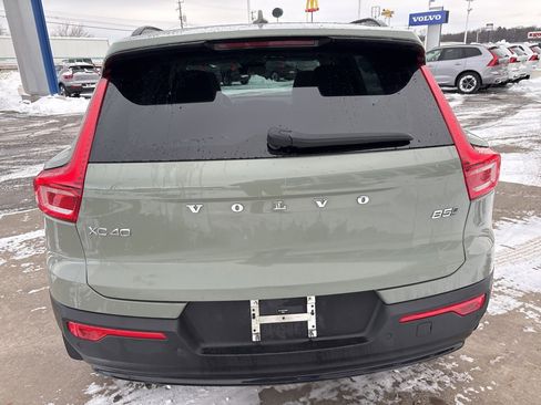 Used 2023 Volvo XC40 B5 Plus w/ Protection Package Premier image 7