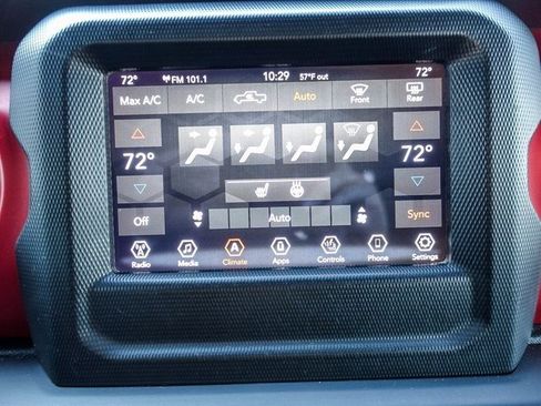 Used 2020 Jeep Gladiator Rubicon w/ Cold Weather Group image 9