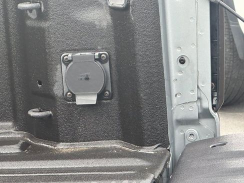 Used 2024 GMC Sierra 1500 AT4 w/ Technology Package image 20