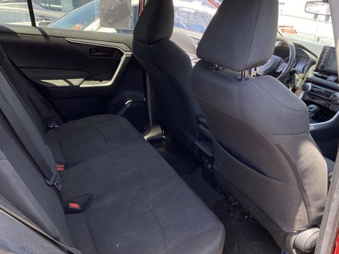 Used 2021 Toyota RAV4 LE w/ Carpet Mat Package (TMS) FWD image 19