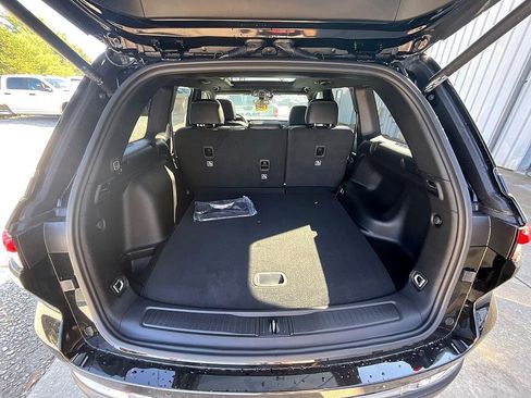 New 2025 Jeep Grand Cherokee Limited image 8
