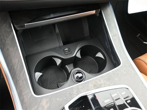 New 2026 BMW X5 xDrive50e w/ Premium Package image 33