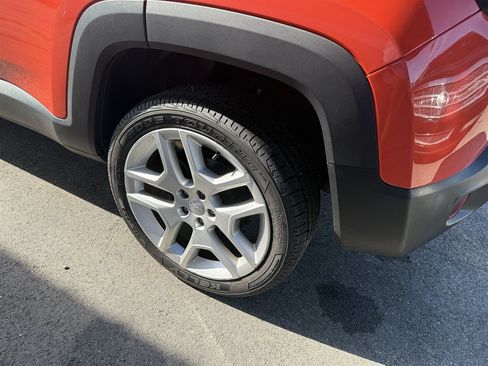 Used 2021 Jeep Renegade Latitude AWD/4WD image 7