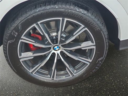Used 2026 BMW X6 xDrive40i image 36