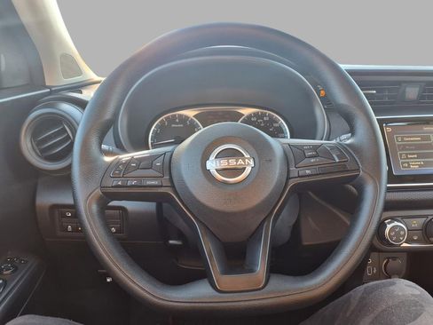 Certified 2025 Nissan Kicks Play S image 15