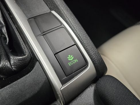 Used 2017 Honda Civic LX image 7