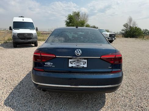 Used 2018 Volkswagen Passat 2.0T SE FWD image 9
