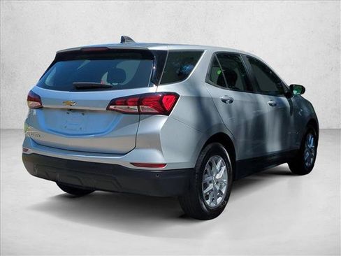 Used 2022 Chevrolet Equinox LS w/ Driver Confidence II Package FWD image 5