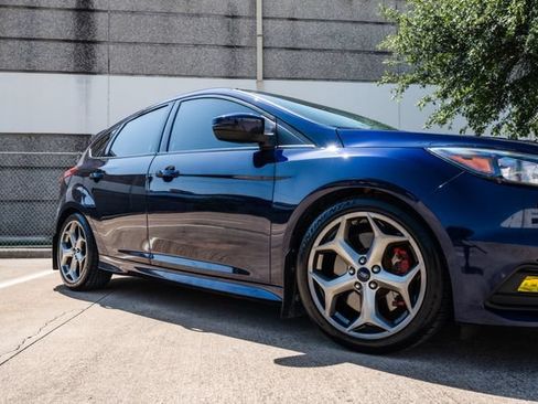 Used 2016 Ford Focus ST FWD image 31