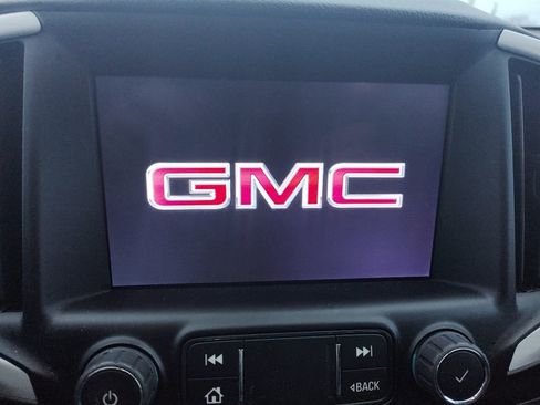Used 2024 GMC Terrain SLT image 22